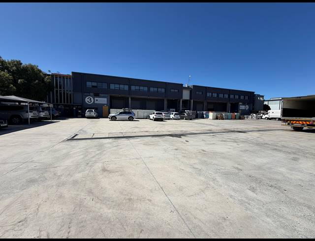 2,305M² WAREHOUSE TO LET IN BLACKHEATH INDUSTRIAL